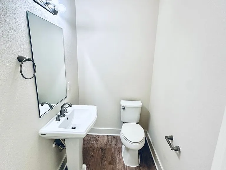 2216 Creekside Ln — Photo 17