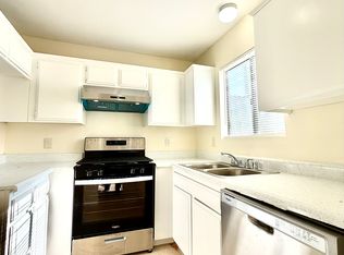 2916 E South St APT 2, Long Beach, CA 90805
