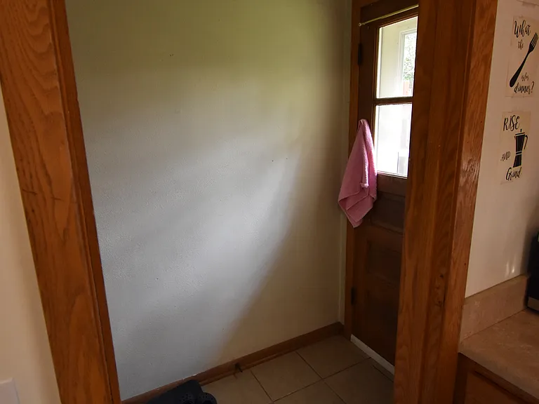 383 Queenan Ave S — Photo 11