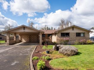 1372 Clearwater Ln, Springfield, OR 97478