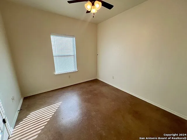 174 Joanne Cv — Photo 9