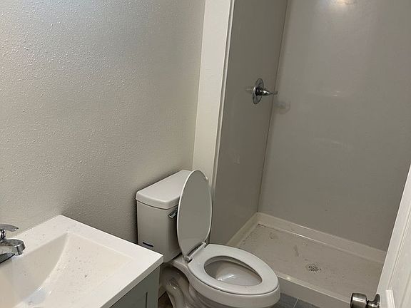 3rd image of 12 Montebello Dr
