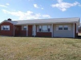 1821 Blue Ridge Dr, Gretna, VA 24557