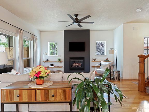 5th image of 6119 N Willowdale Pl