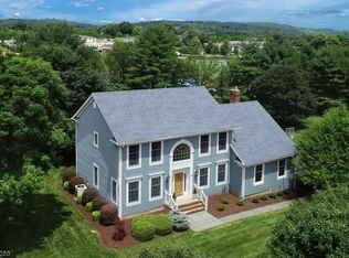 2 Hunt Ln, Peapack Gladstone Borough, NJ 07934