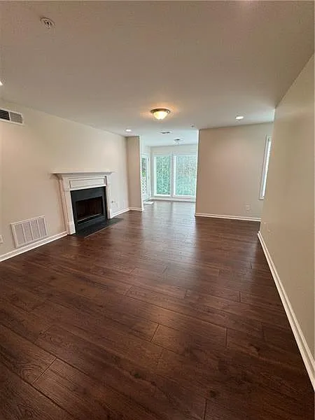 2 bed, 2.0 bath, 1102 sqft, $1,900 — Photo 4