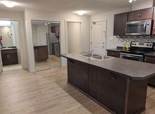 5404 7th Ave SW #405, Edmonton, AB T6X 2K4