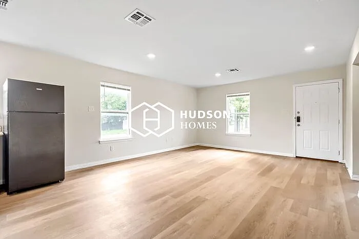 1600 Lucile Ave — Photo 4
