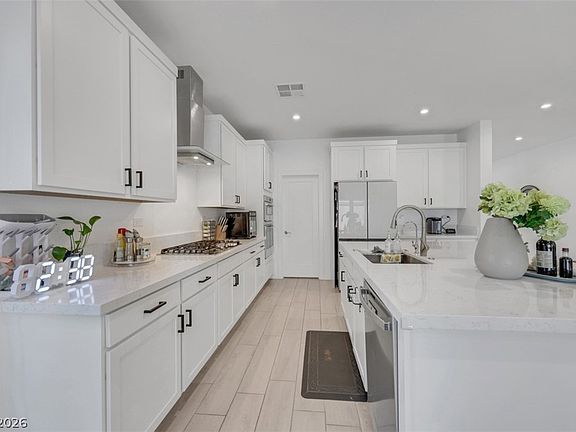5th image of 4112 W Landberg Ave