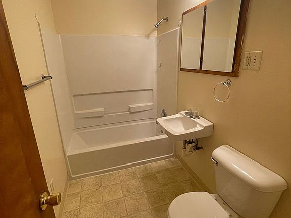 5th image of 1201 Eisenhower Ave #1201
