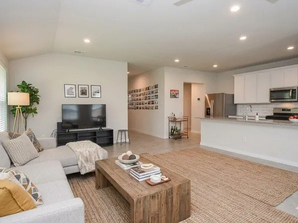 7422 Ramsgate Cliff Ln, Richmond, TX 77407