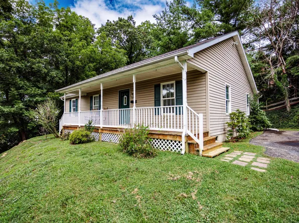 457 E 25th St, Buena Vista, VA 24416