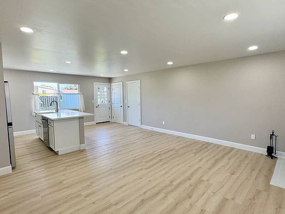 4th image of 2222 Preakness Ave