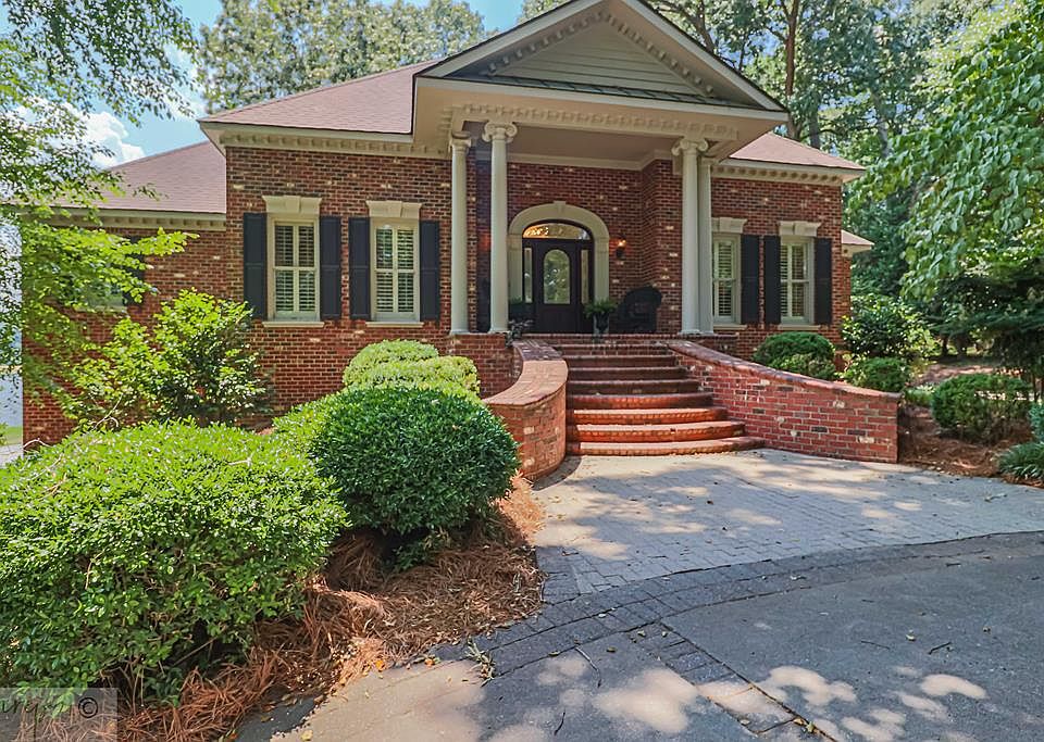1st image of 429 Dogwood Trl