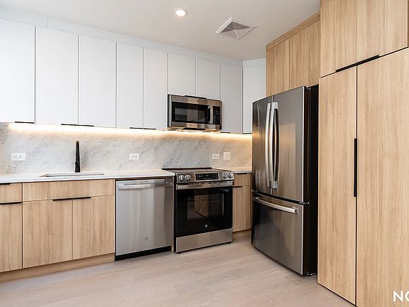 5th image of 157 Havemeyer St #3