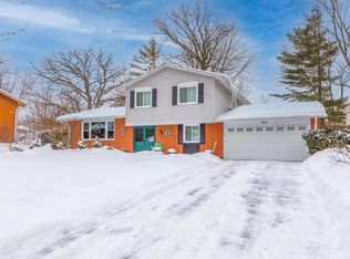 305 Charlestown Dr, Bolingbrook, IL 60440