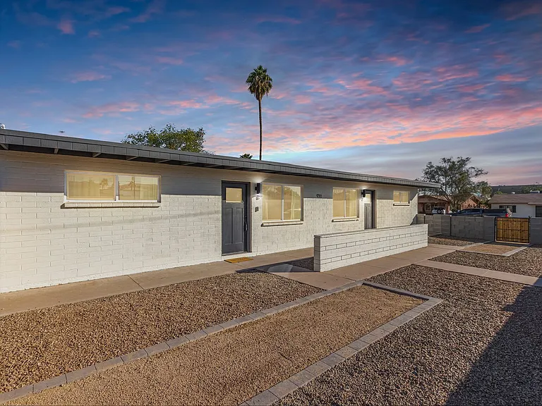 930 E Henry St #A — Photo 11