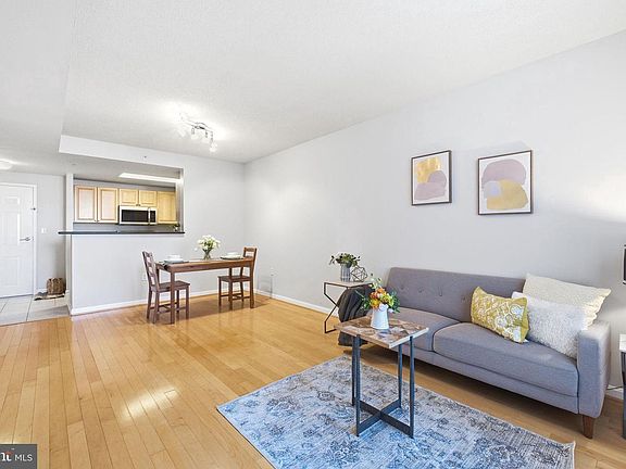 4th image of 2726 Gallows Rd APT 510