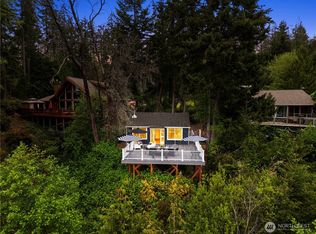 1280 E Island View Rd, Grapeview, WA 98546