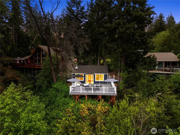 1280 E Island View Road, Grapeview, WA 98546