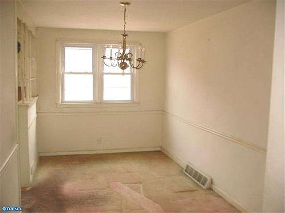 4th image of 7642 Woodcrest Ave
