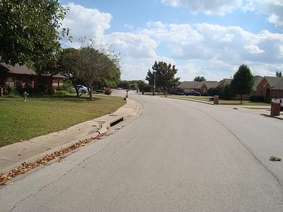 4th image of 313 River Oaks Blvd