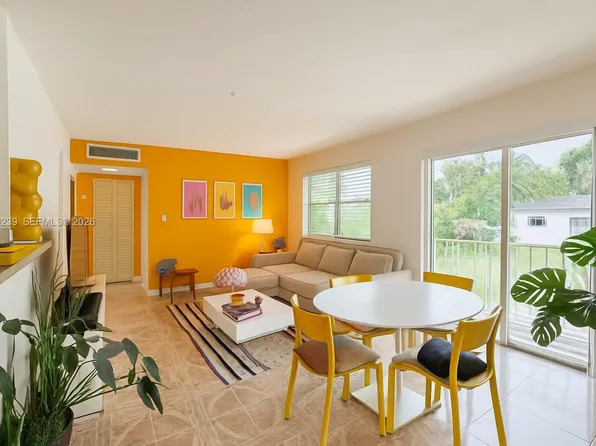 13101 Memorial Hwy APT 215, North Miami, FL 33161