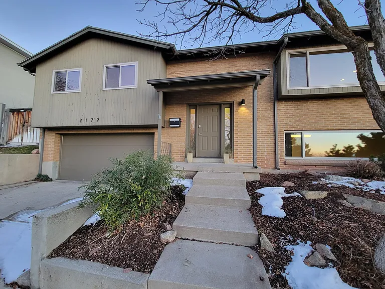 2179 S Belaire Dr E — Photo 3