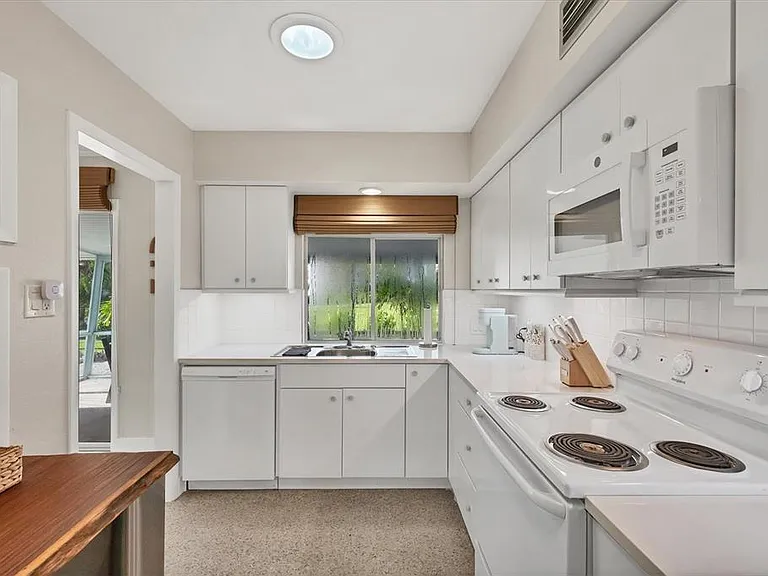 550 Gaspar Dr — Photo 16