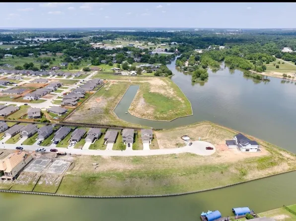 11020 N Lake Mist Ln, Willis, TX 77318