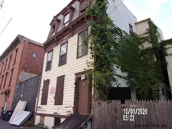 4th image of 66 Robin St