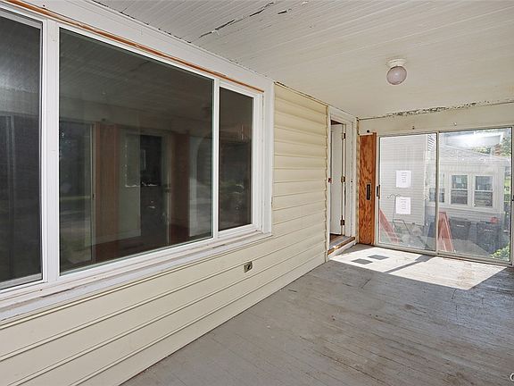 5th image of 180 Chaffee Ave