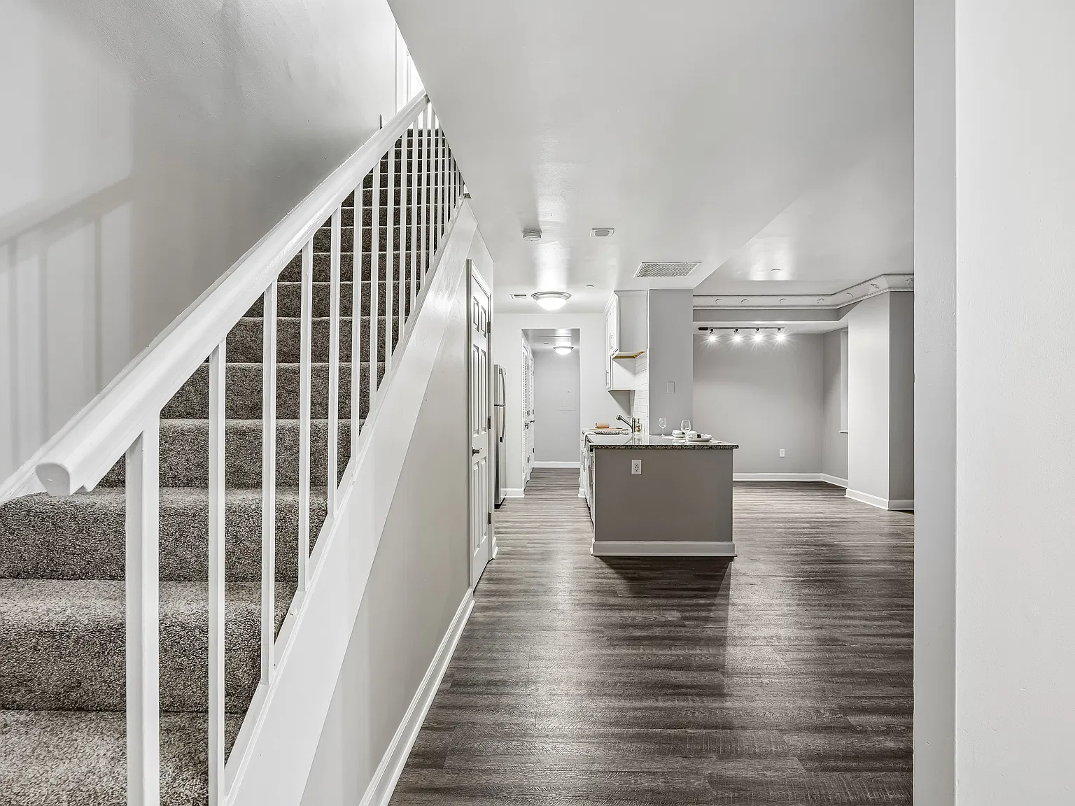 2 bed, 2.5 bath, 1062 sqft, $1,675 — Photo 4