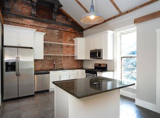 690 3rd St #2, Beaver, PA 15009