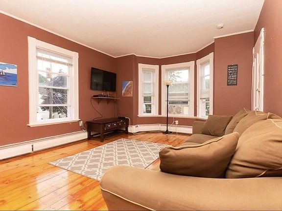 2nd image of 10 Nursery St #2