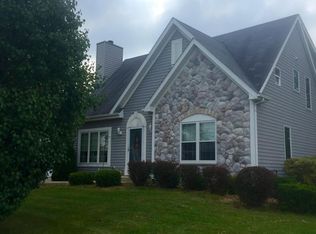 5955 Greenway Ln, Racine, WI 53406