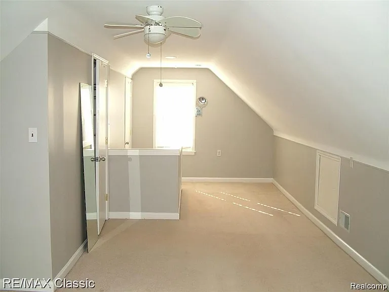 2702 N Main St — Photo 15