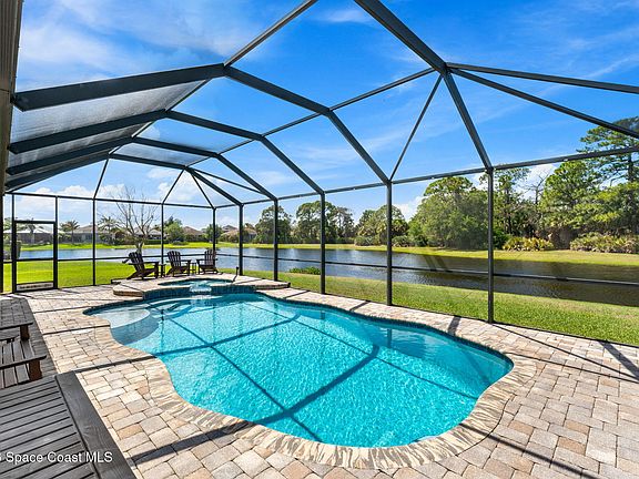 2nd image of 8533 Drayton Cir