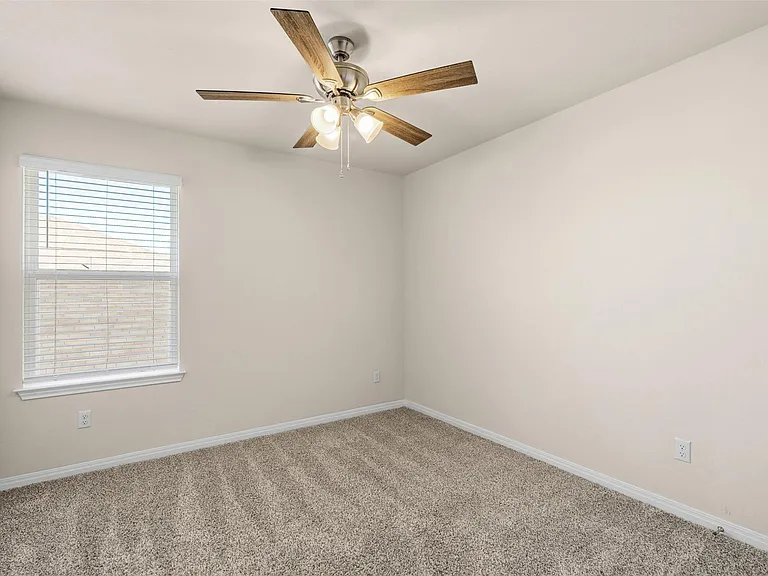 520 Loriner Way — Photo 24