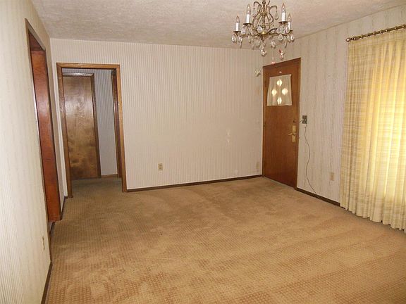 2nd image of 501 E 4th St
