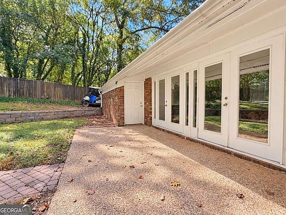 4th image of 278 Rhodes Dr