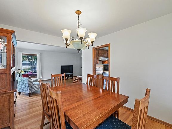 5th image of 3024 N 122nd St