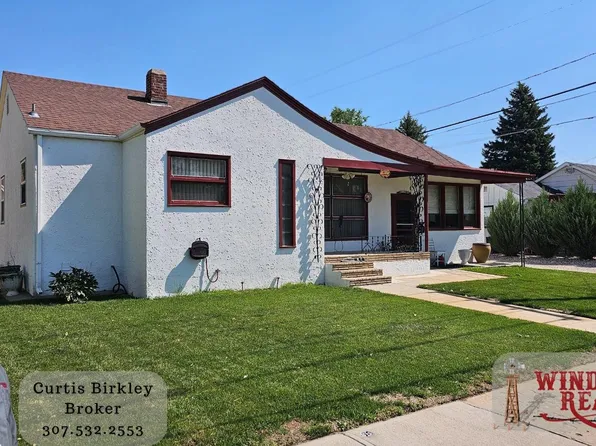 416 E 26th Ave, Torrington, WY 82240