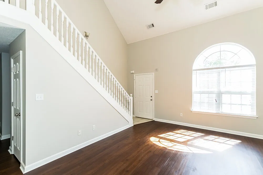 4 bed, 2.5 bath, 1796 sqft, $1,975 — Photo 4