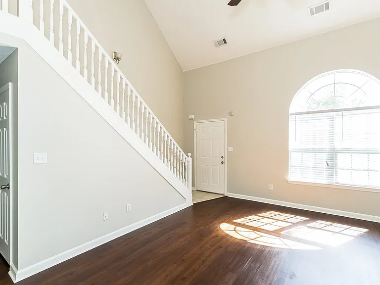 225 Magnolia Garden Ln — Photo 4