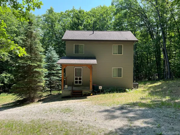 457 W Beechwood Rd, Rose City, MI 48654