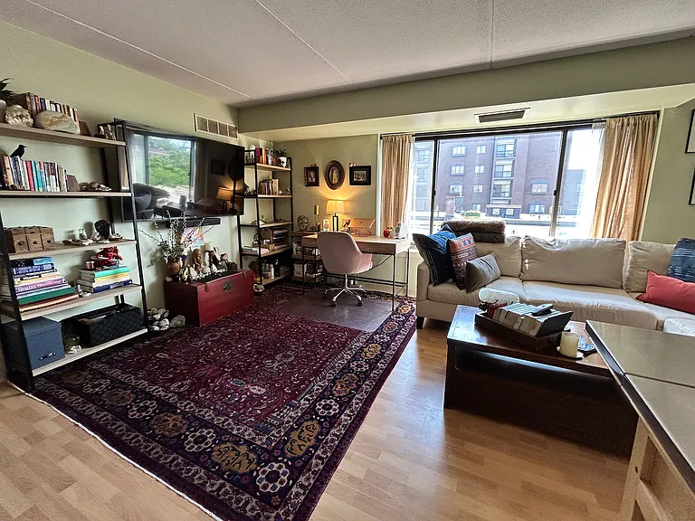 1243 Beacon St #6E — Photo 1