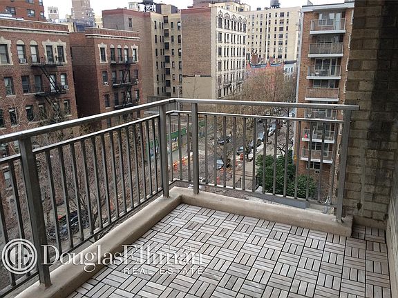 4th image of 70 W 93rd St APT 26A