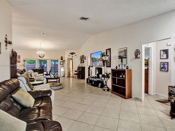 5th image of 2484 NW 95th Ave