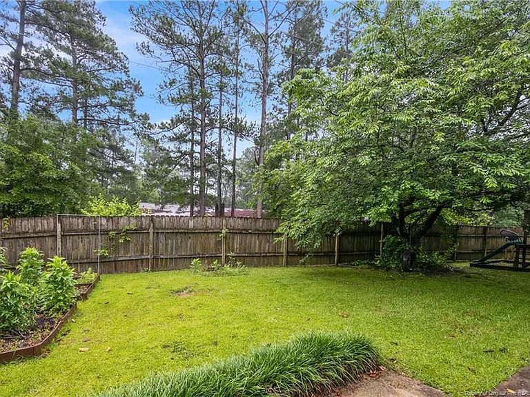 405 Bannerman Ct — Photo 39